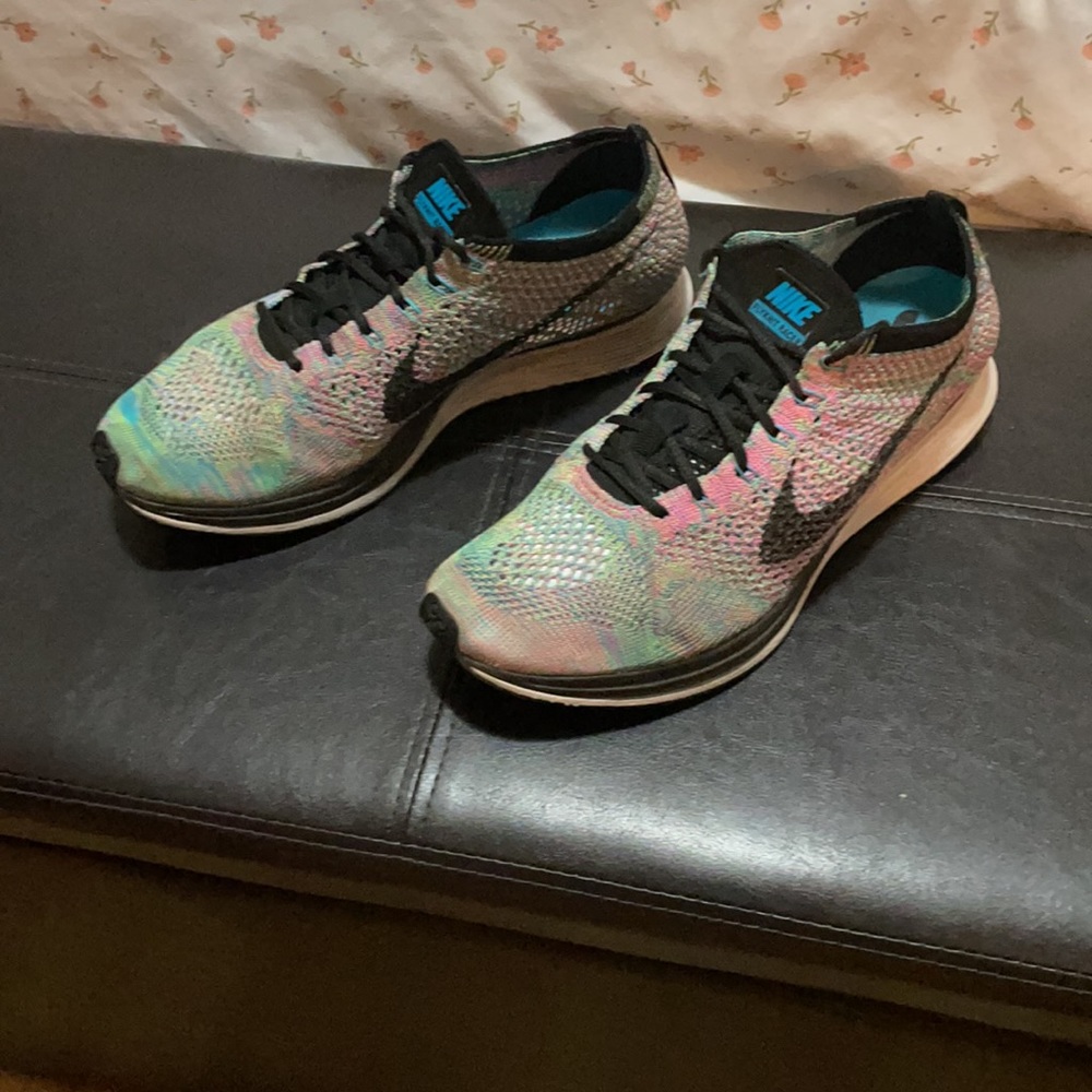 Nike flyknit Multicolor Racer - Picture 2 of 6